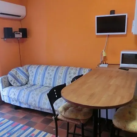 Studio Armor Apartment *